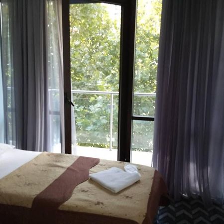 Hotel Georgia Tbiliszi Kültér fotó