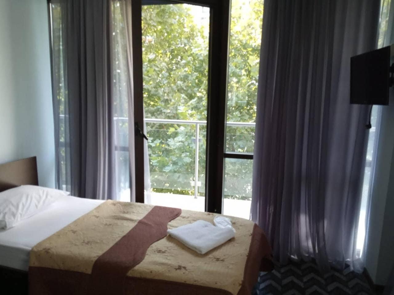 Hotel Georgia Tbiliszi Kültér fotó